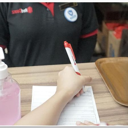 Reddoorz Plus @ Purwosari Surakarta  Ngoại thất bức ảnh